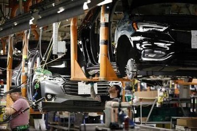 歐洲汽車工廠艱難按下重啟鍵 電動汽車引領(lǐng)行業(yè)復蘇